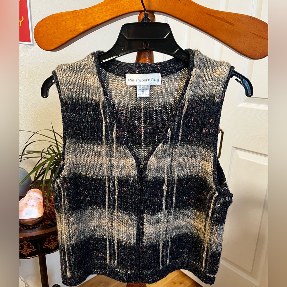 Paris Sports Club zip up sweater vest